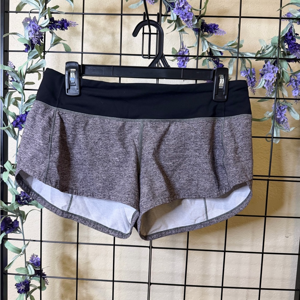 Lululemkn Women's Athletic Shorts in Black and Gray